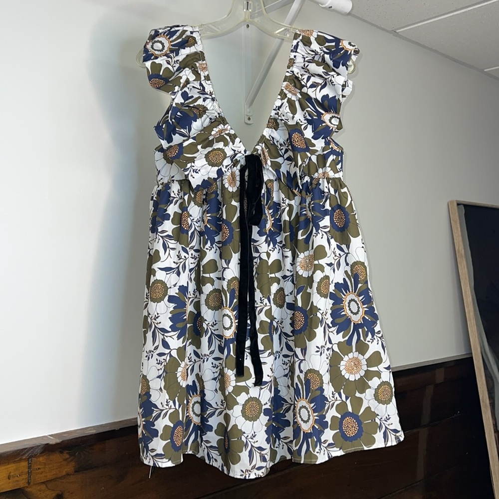 NWT Amazon Green & Blue Floral V-Neck Mini‎ Dress with Bow- M